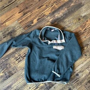 Patagonia Grey women’s Sweater
